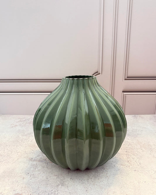 Florero de vidrio contemporáneo
