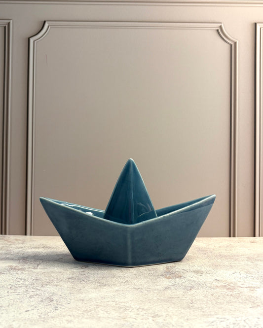 Figura decorativa barco de cerámica