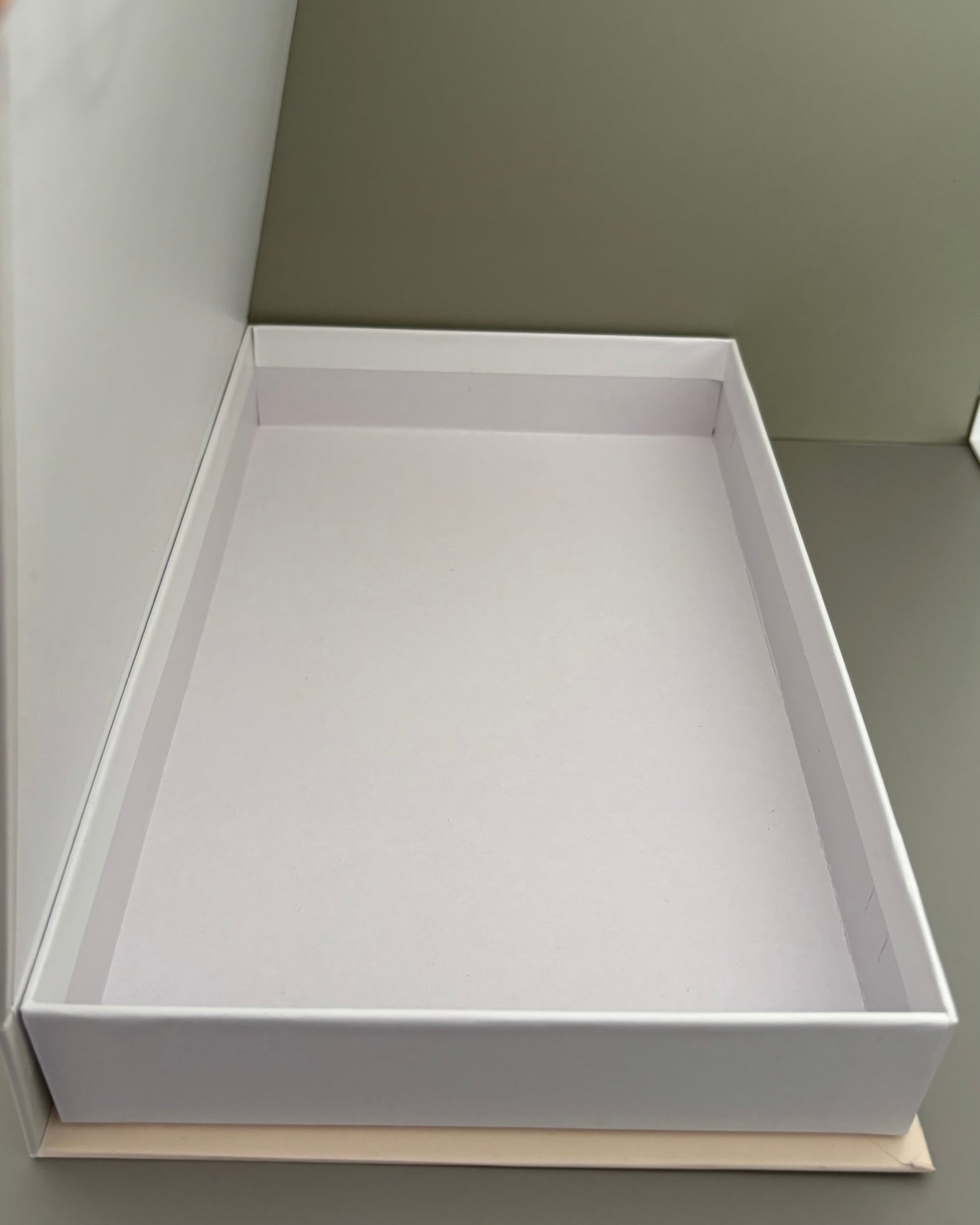 Caja de almacenamiento como libro falso Matisse