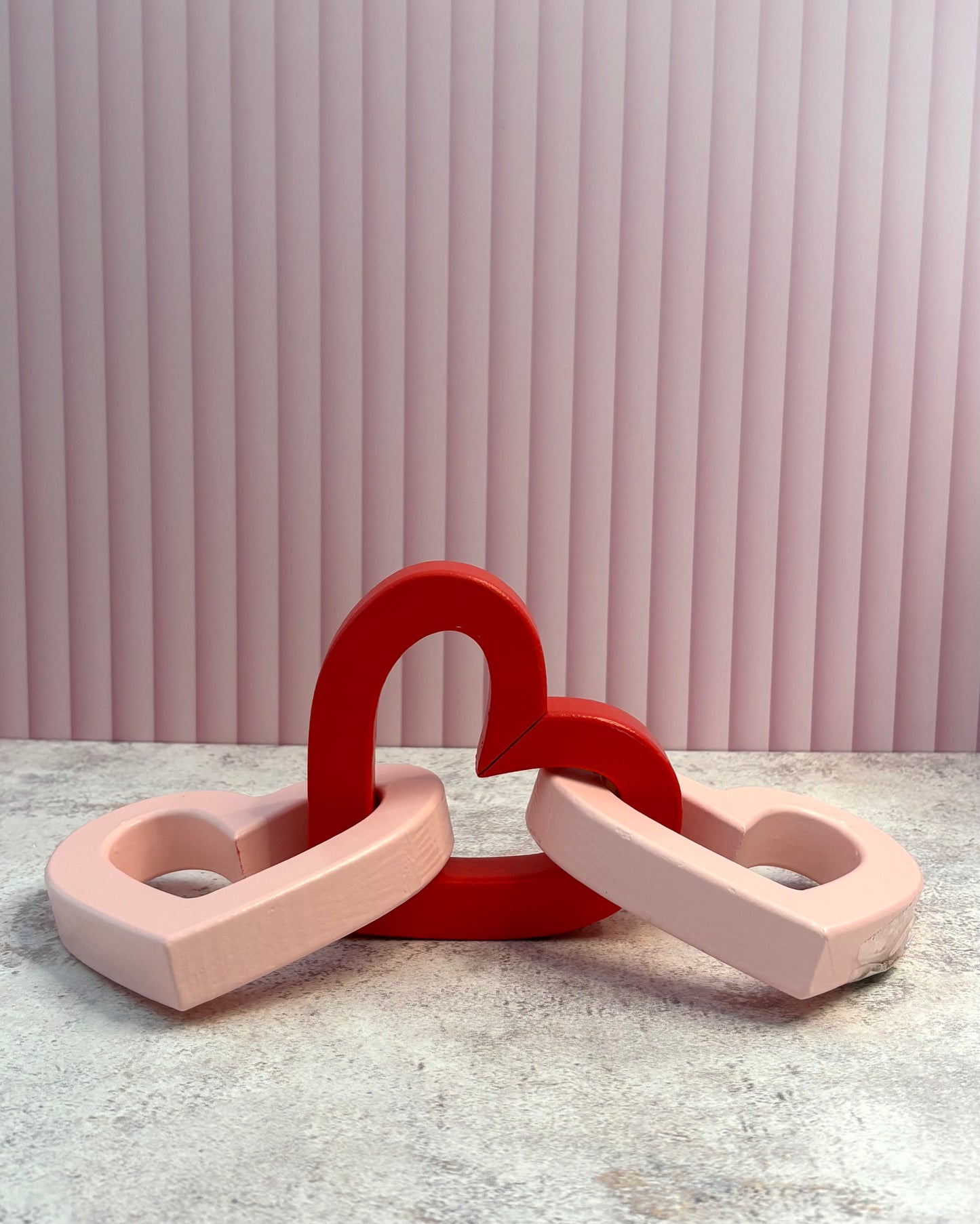 Cadena decorativa de corazones de madera Love Club