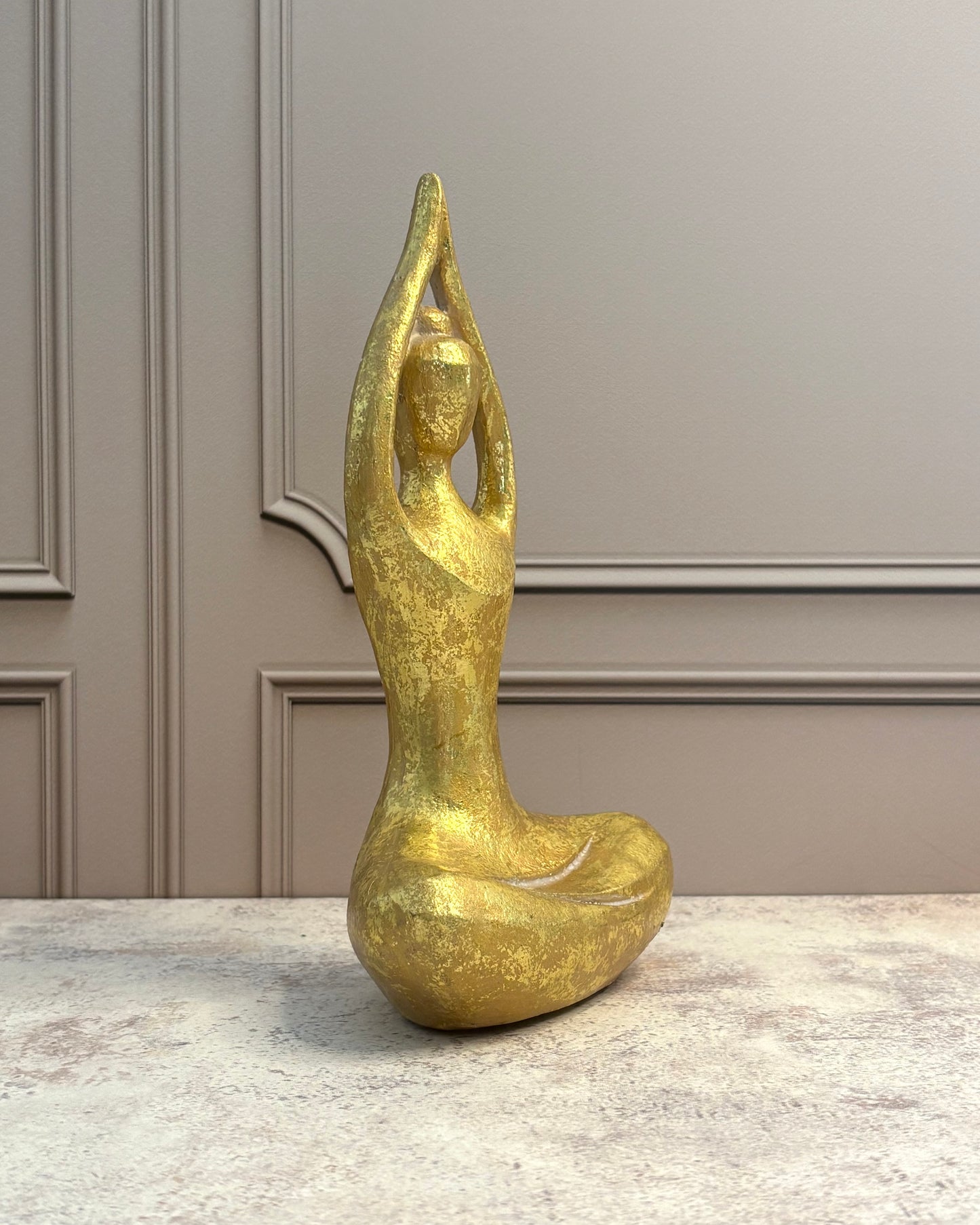 Figura decorativa mujer loto
