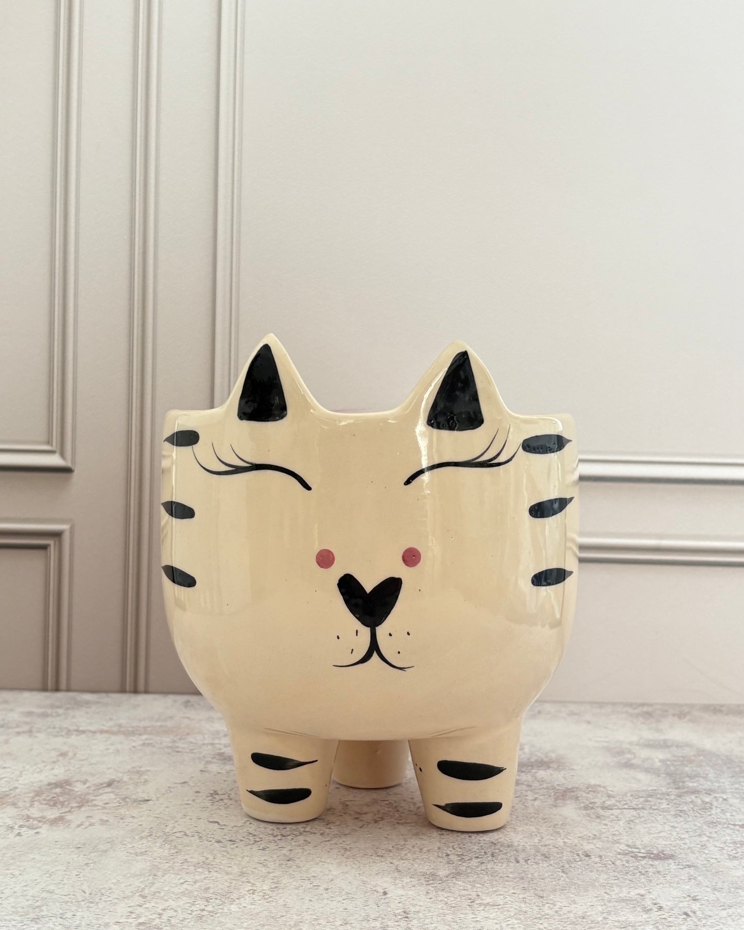 Maceta de cerámica felino grande