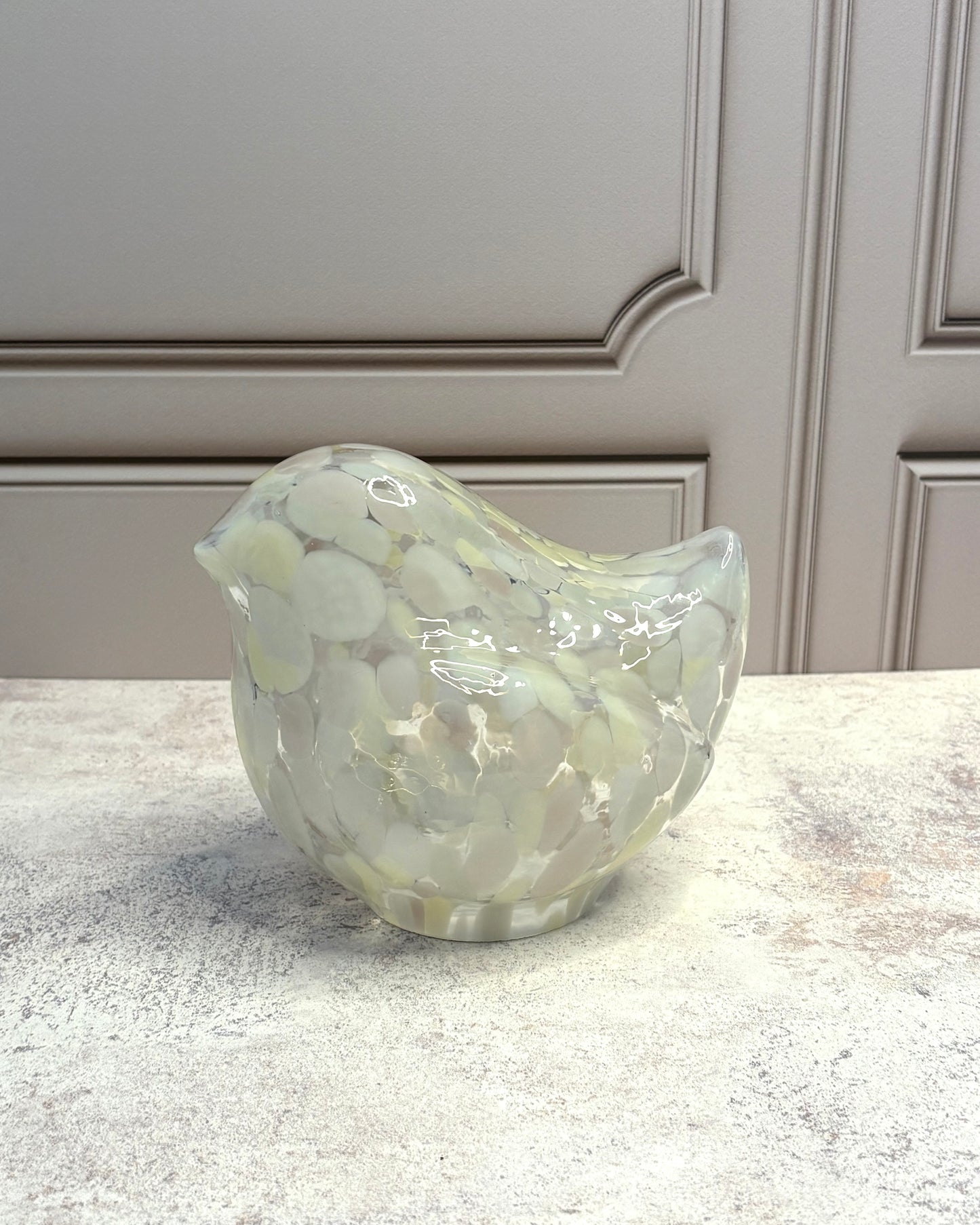 Figura decorativa de vidrio ave jaspeada