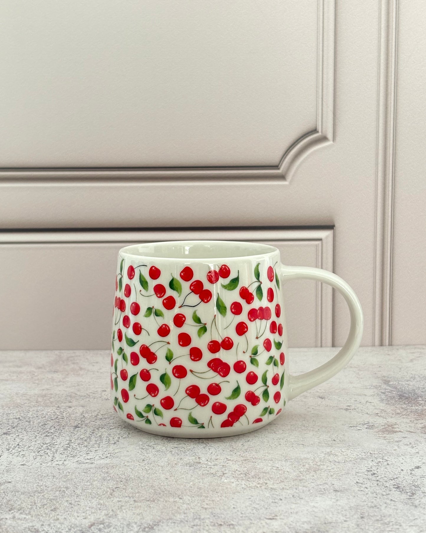 Taza de cerámica cerezas