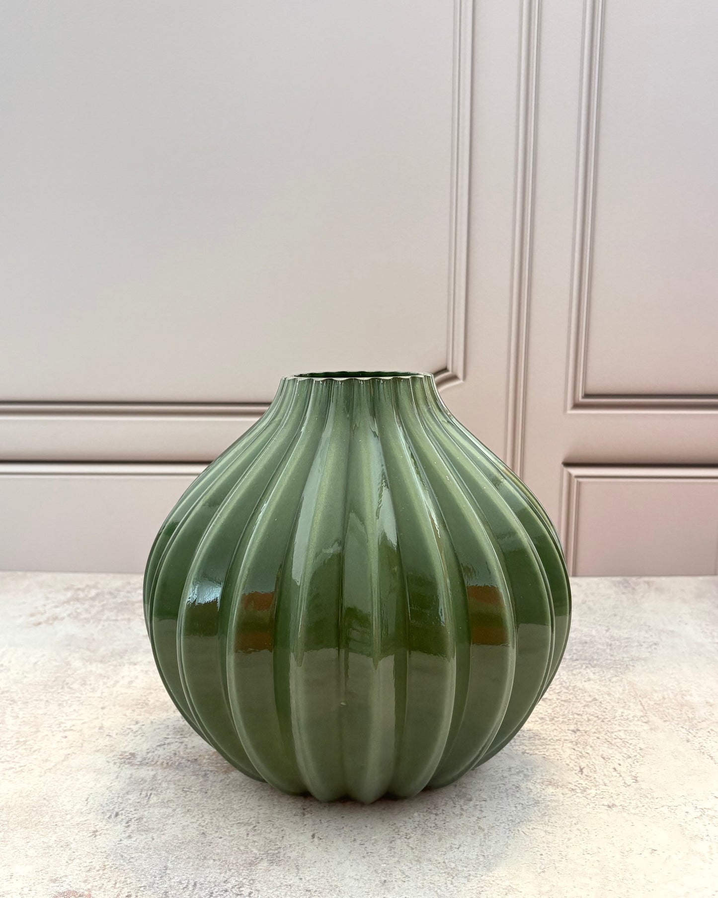 Florero de  vidrio contemporáneo