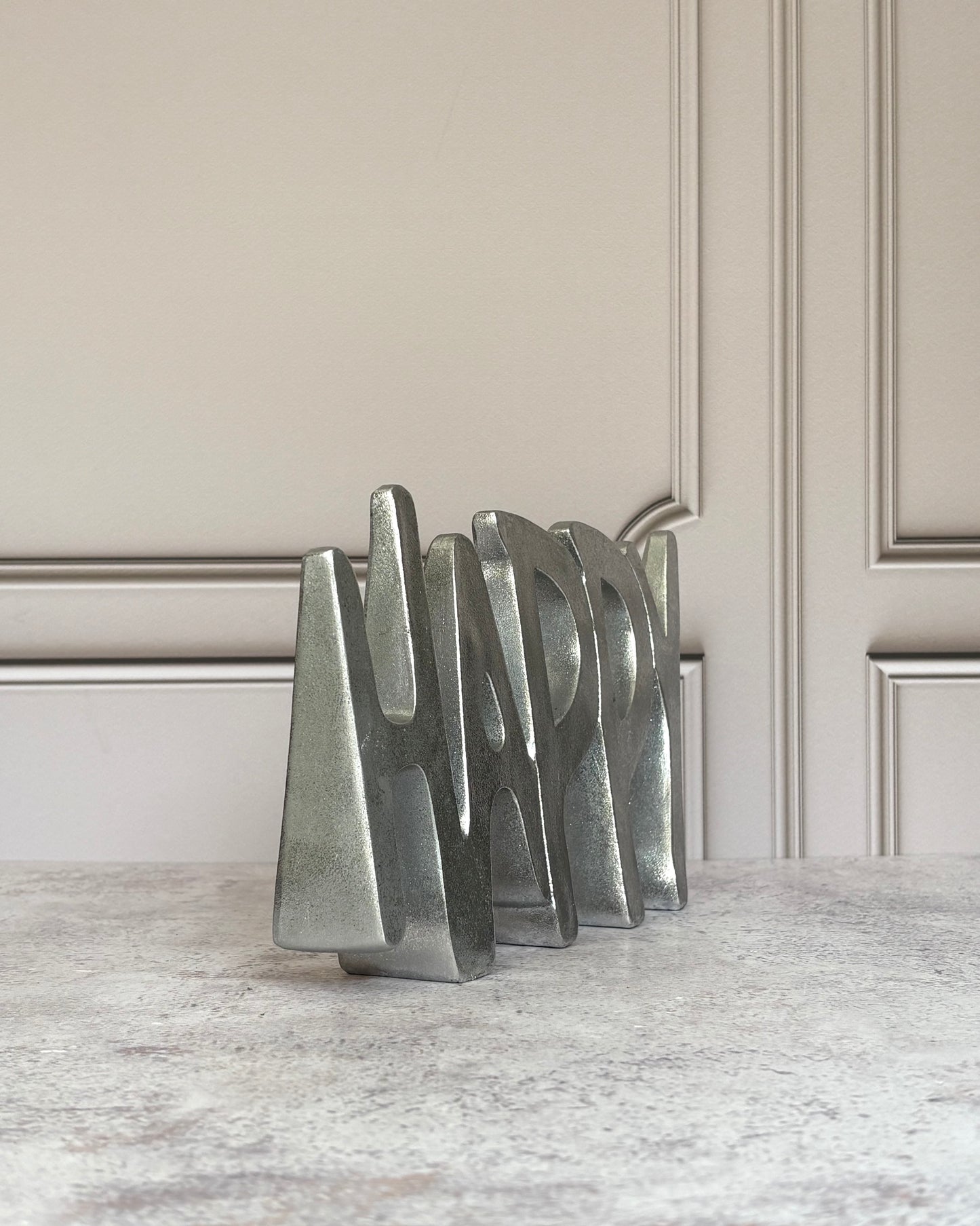 Figura decorativa Happy plateada