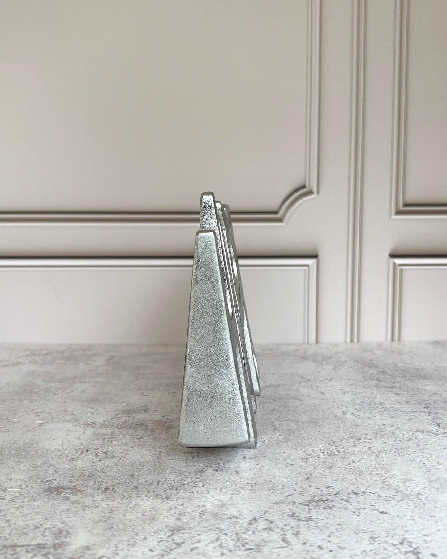 Figura decorativa Happy plateada