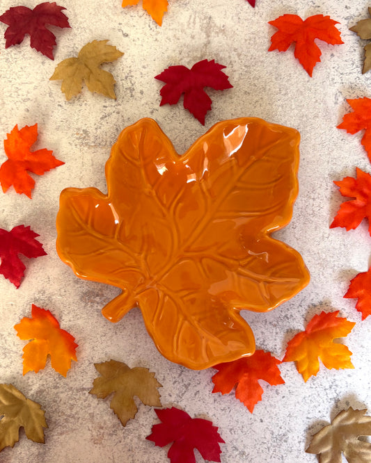 Plato otoñal hoja maple