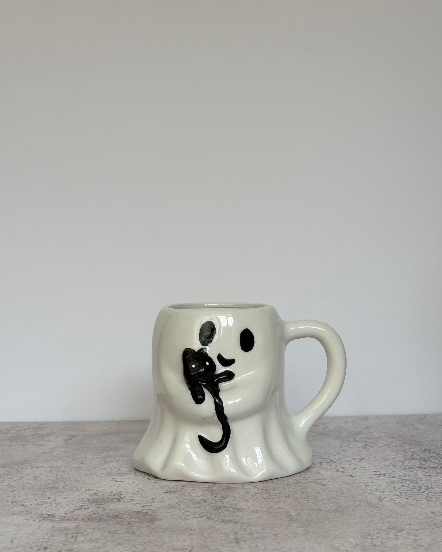 Taza de cerámica Fantasmita