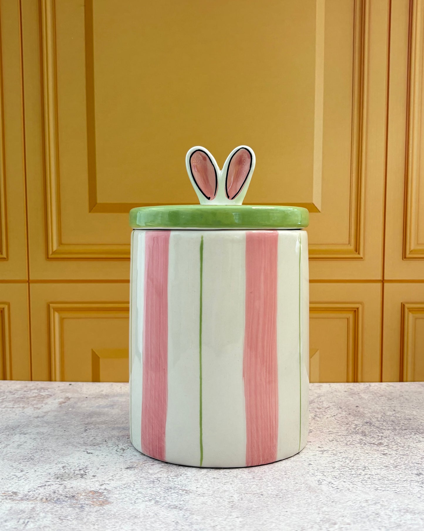 Galletero de cerámica conejo de Pascua