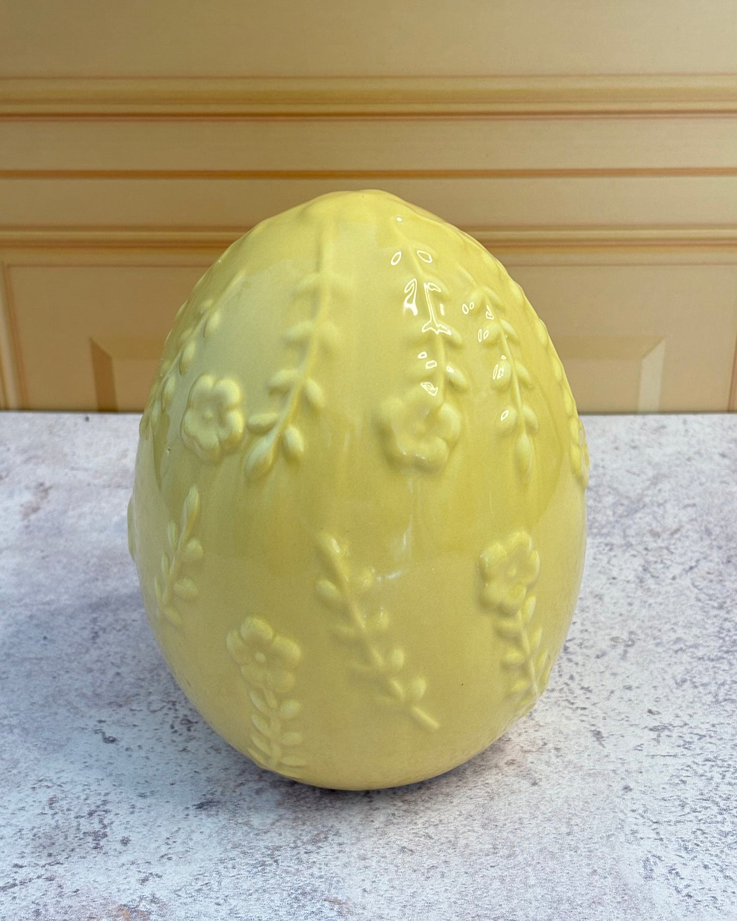 Figura de cerámica Huevo de Pascua Spring