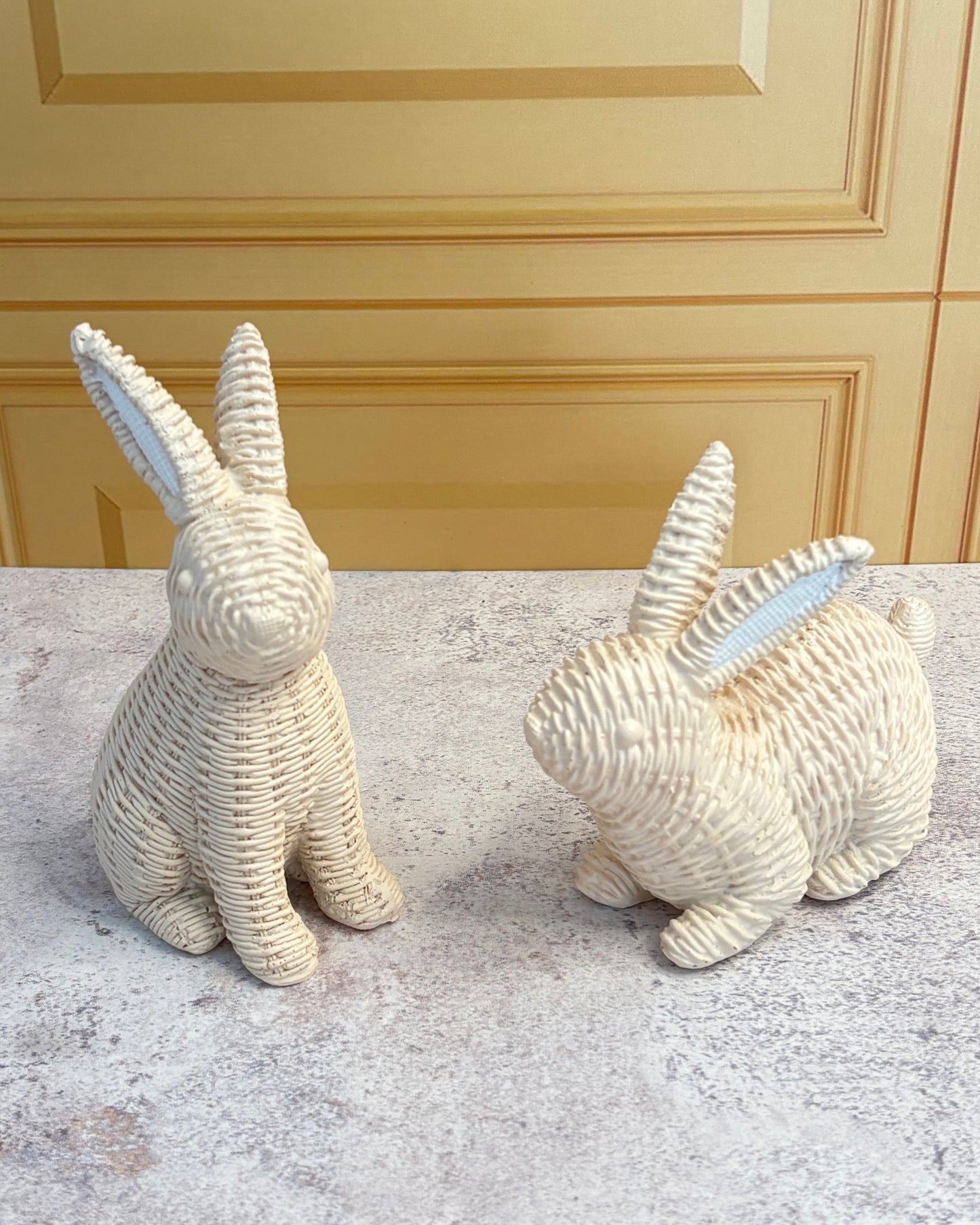 Set de figuras decorativas Conejos de Pascua de resina