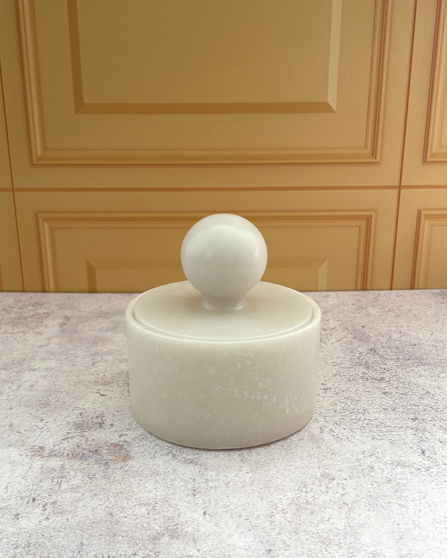 Joyero de resina con tapa minimalista