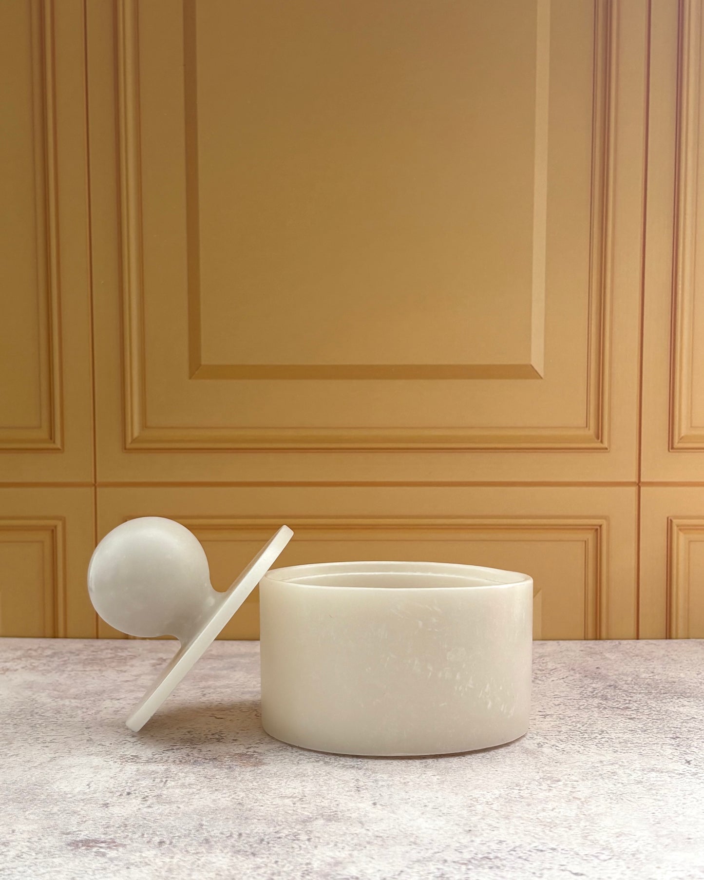 Joyero de resina con tapa minimalista