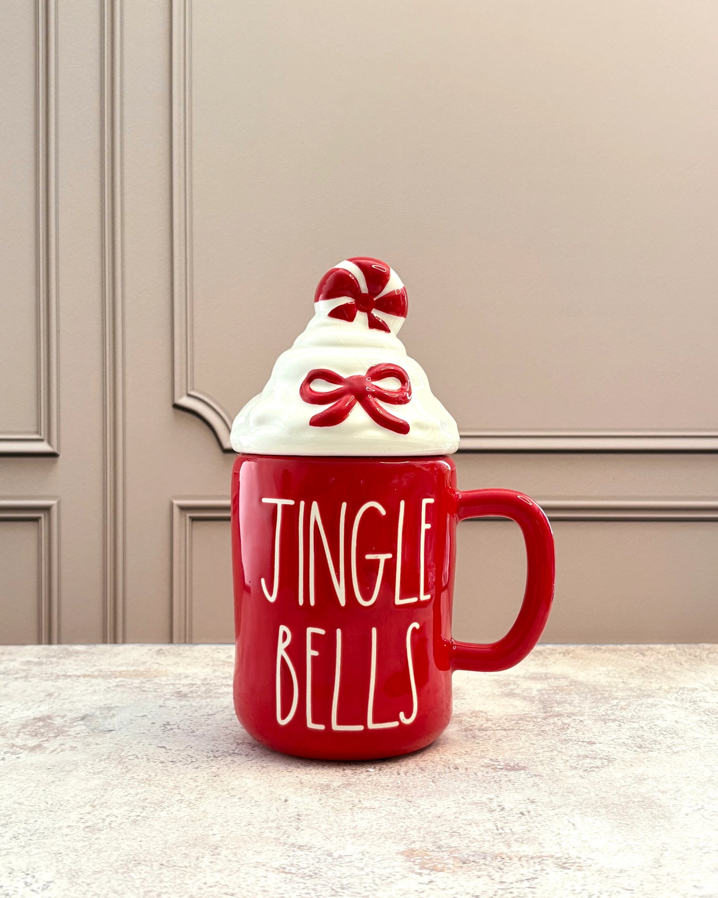 Taza Navideña con tapa Jingle Bells