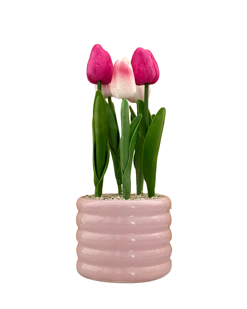 Arreglo floral con tulipanes artificiales
